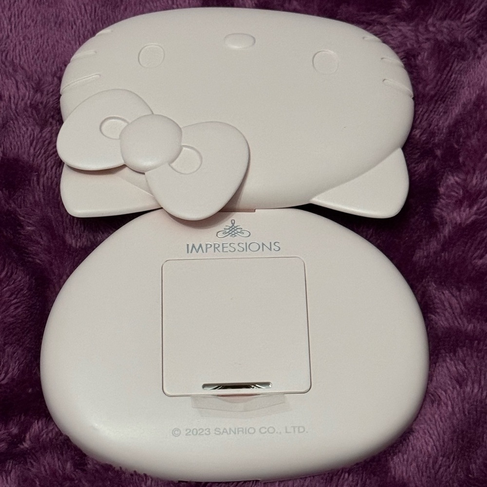 Impressions for Hello Kitty Kawaii Compact Mirror! - Picture 4 of 4